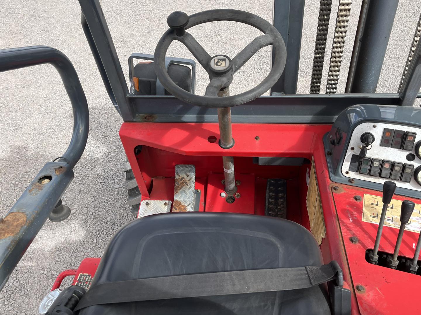 ./imagenes/INVOICE/2019/17403/MONTACARGAS MOFFETT M55 (32).JPG